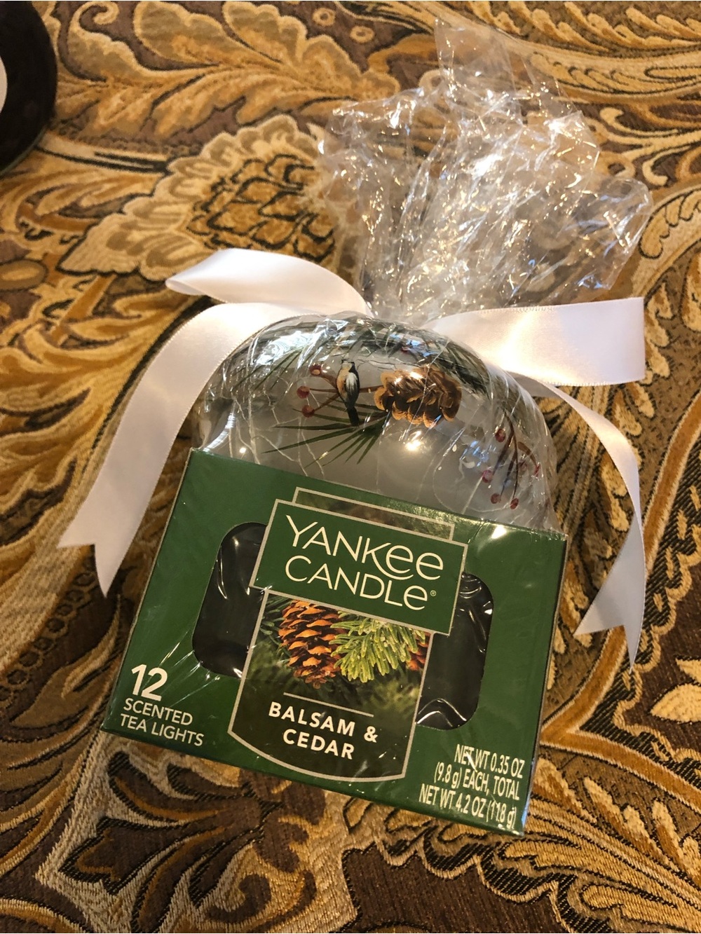 Yankee Candle Balsam & Cedar Tea Lights in Green Gift Pack